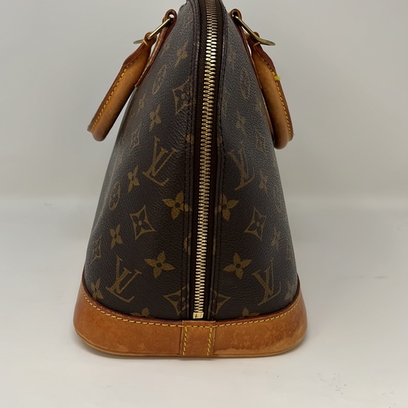Louis Vuitton Alma Monogram Canvas - Picture 7 of 13